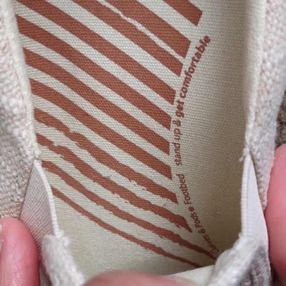 Taos 7.5 Dandy Canvas Slip On Shoes - Picture 11 of 12